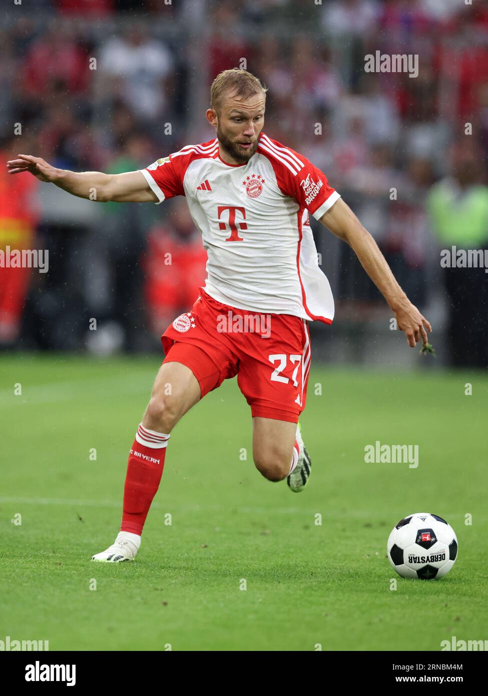 Konrad Laimer von Bayern München FC Bayern München FC Augsburg 27.8.