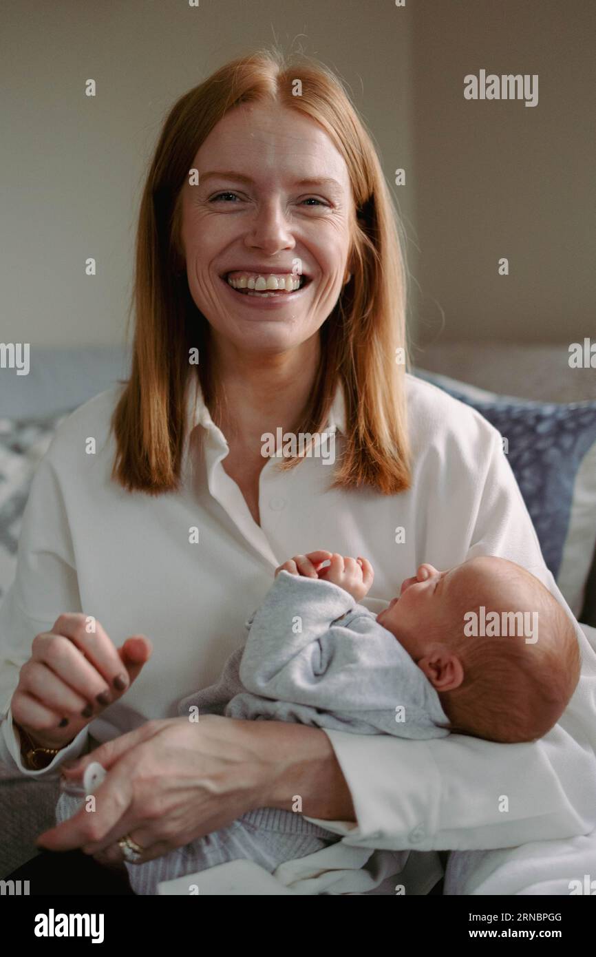 Elterliche bindung Fotos und Bildmaterial in hoher Auflösung Alamy