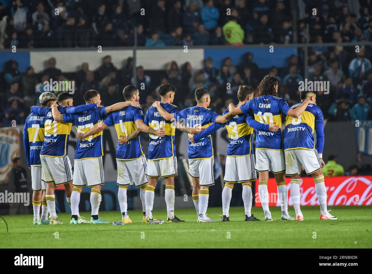 Buenos Aires, Argentinien. 29. August 2023. Das Team der Boca Juniors spielte während des La-Liga-Spiels zwischen Racing Club und Boca Juniors am 29. August im Presidente Peron Stadium in Buenos Aires, Argentinien. (Foto: Santiago Joel Abdala/PRESSINPHOTO) Credit: PRESSINPHOTO SPORTS AGENCY/Alamy Live News Stockfoto