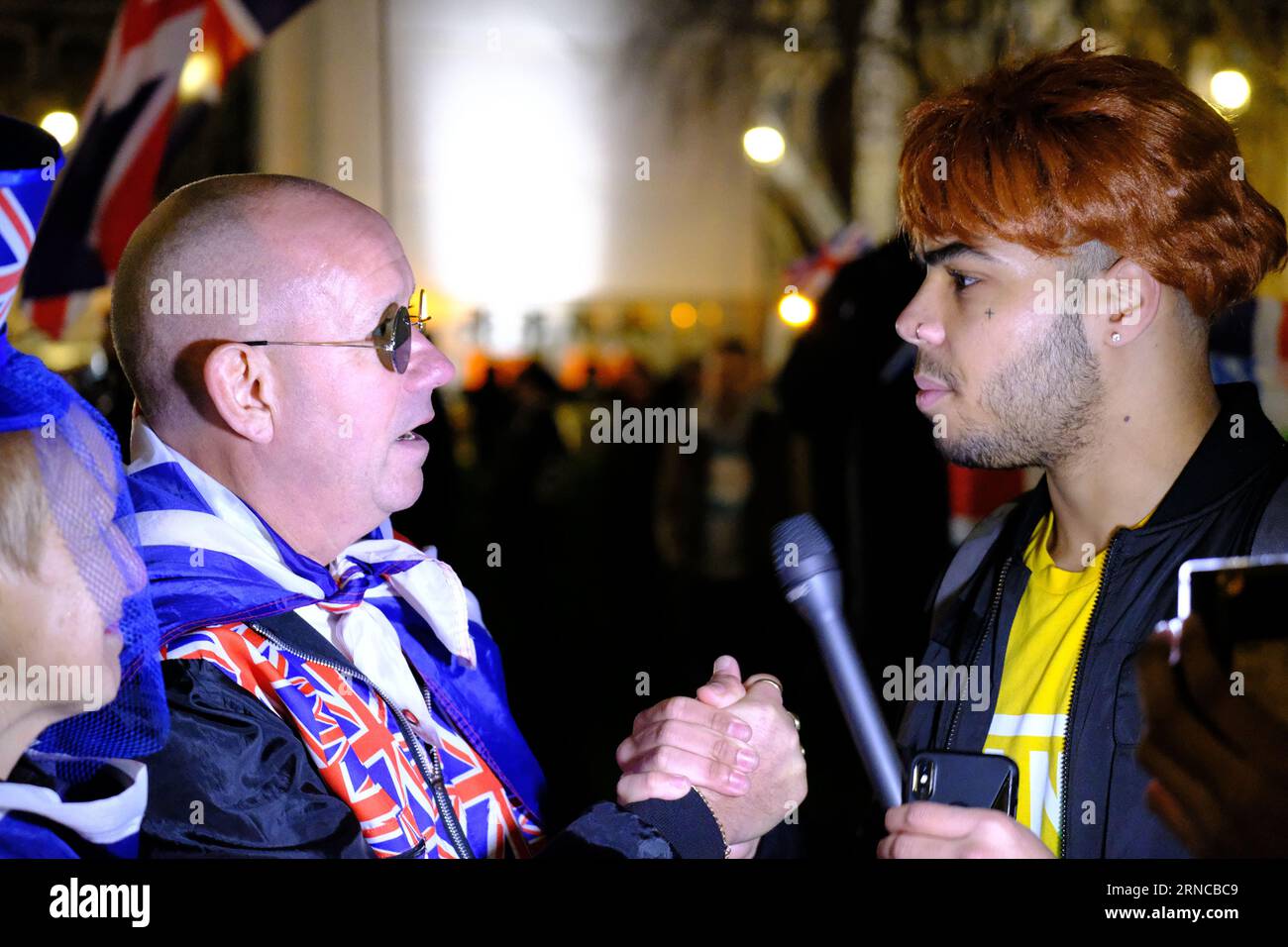 Parliament Square Garden, London, Großbritannien. Januar 2020 31. Aktivisten und Unterstützer feiern den Austritt Großbritanniens aus der Europäischen Union. Stockfoto