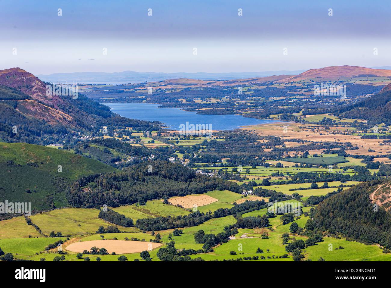 Wanderwege und ländliche Berglandschaft im Lake District Stockfoto