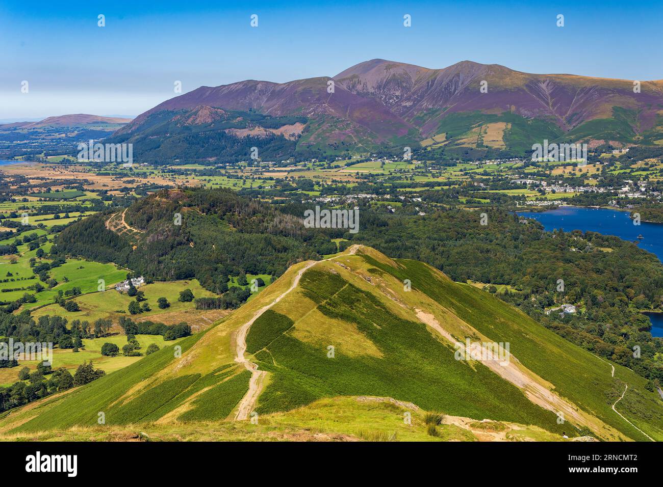 Wanderwege und ländliche Berglandschaft im Lake District Stockfoto