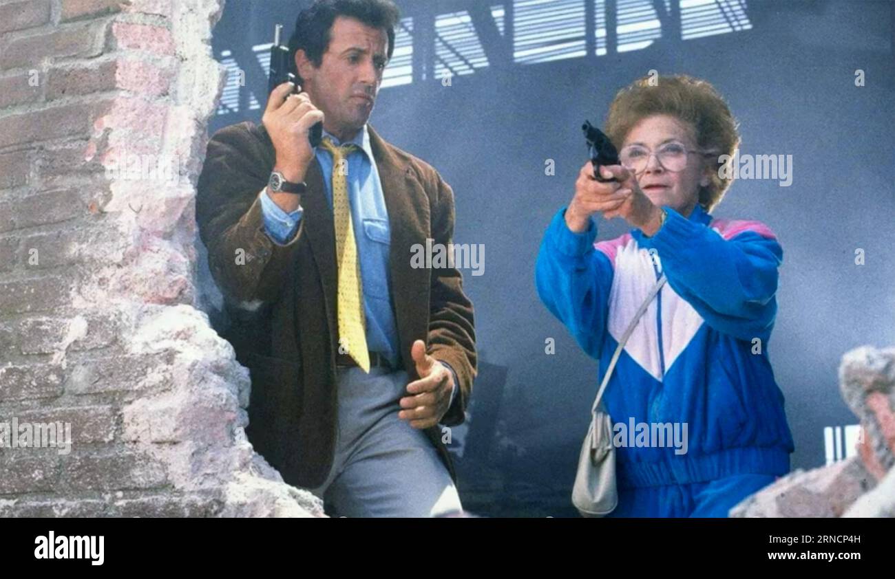 HÖR AUF! ODER MEINE MUTTER DREHT 1992 Universal Pictures-Filme mit Sylvester Stallone und Estelle Getty Stockfoto