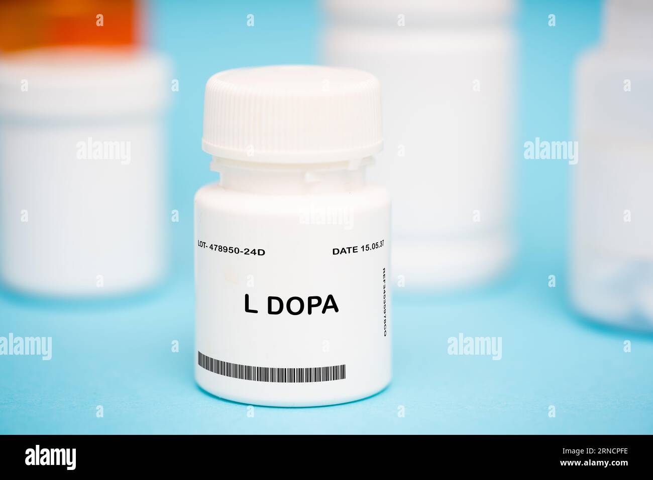 L-Dopa ist ein Medikament zur Behandlung der Parkinson-Krankheit. Es ist in Form von Tabletten und Kapseln erhältlich. Die Darreichungsform und Stärke hängen von der jeweiligen Dosierung ab Stockfoto