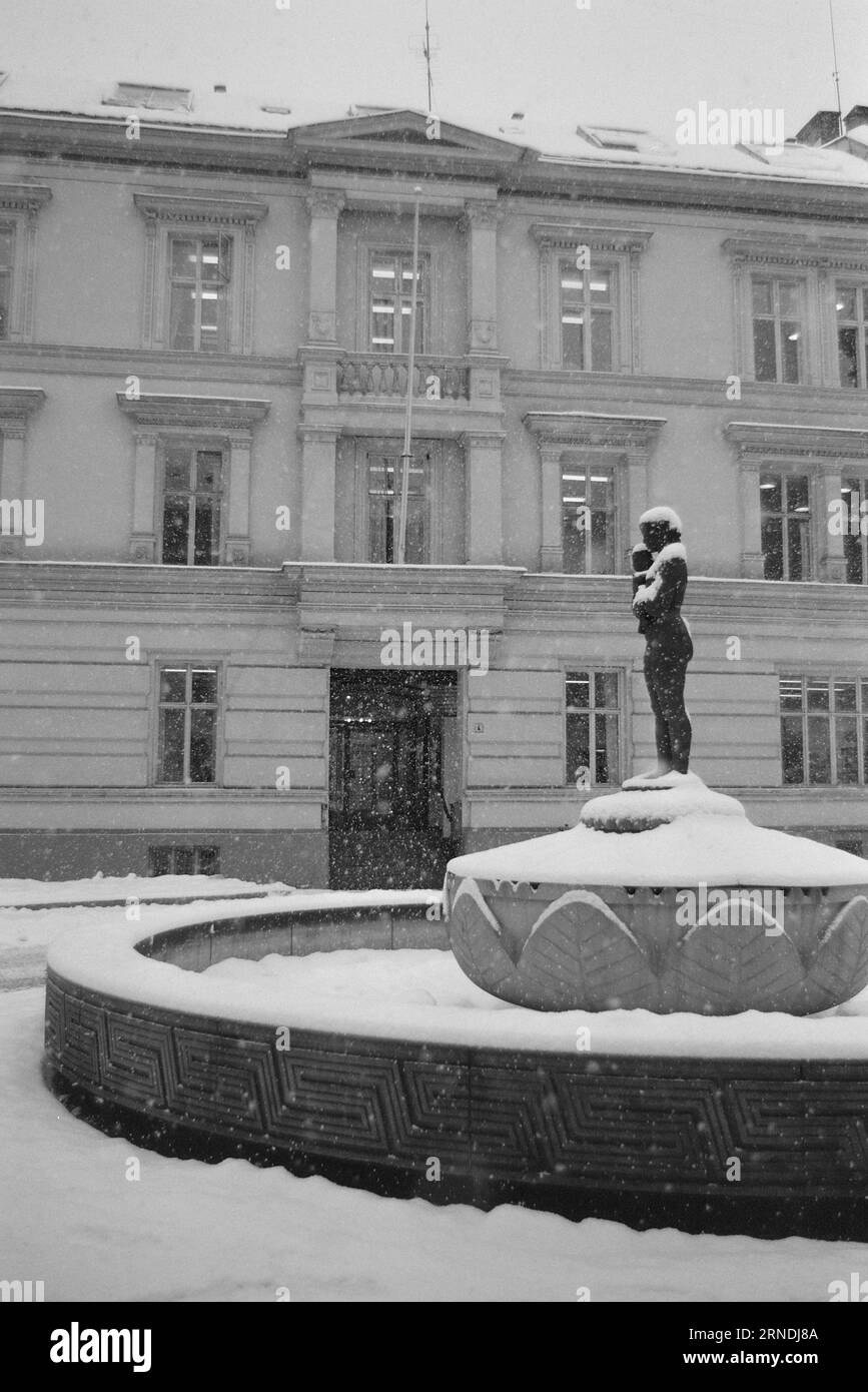 Aktuell 01 - 5 - 1974: Norwegen nextThey begann mit einem Buchladen. Heute besitzen sie ein ganzes Reich von Zeitungen, Wochenzeitschriften, Zeitschriften, Verlagen und Filmfirmen. Die Familie Bonnier wird in Schweden ein Meinungsmonopol erlangen und zum Springer kensern des Landes werden. Jetzt werfen sie ihre Augen auf Norwegen und haben hier bereits drei Wochenmagazine. Foto: Berichtsbild / aktuell / NTB ***FOTO NICHT VERARBEITET*** dieser Text wurde automatisch übersetzt! Stockfoto