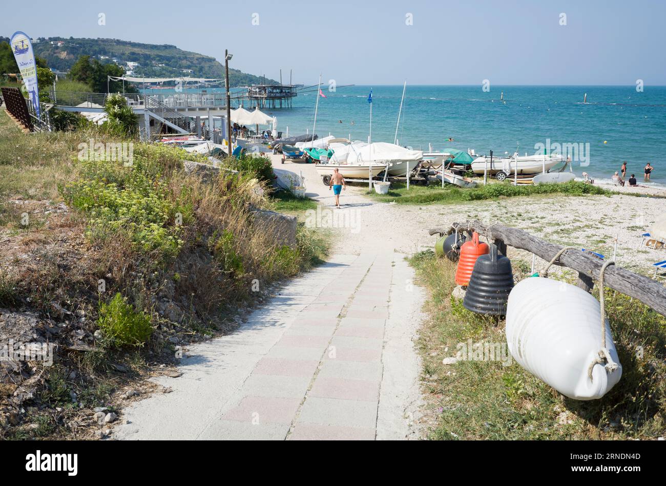 Strand in Fossacesia, Trabocchi Küste, Abruzzen, Italien Stockfoto