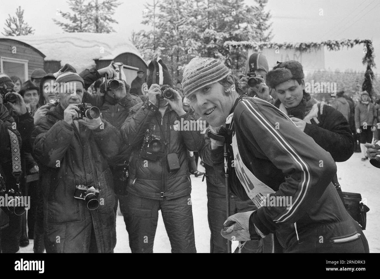 Aktuell 07 - 1 - 1974: Wer die WCWe gewinnt, schickt eine Gruppe von 27 Frauen und Männern zu den Ski-Weltmeisterschaften in Falun. Es wird eine große Enttäuschung sein, wenn keiner der männlichen Langläufer Gold nimmt. Und es wird eine große Überraschung sein, wenn einige der Teilnehmer in den anderen Zweigen es tun. Die diesjährigen Langläufer entschieden sich für einen der norwegischen Langläufer – Ivar Formo. Er möchte alle drei Distanzen zurücklegen, ebenso wie das Relais. Wird er Gjermund Eggens drei Goldmedaillen beim WM 1966 kopieren? Foto: Aktuell/NTB ***FOTO NICHT VERARBEITET*** dieses Mal Stockfoto