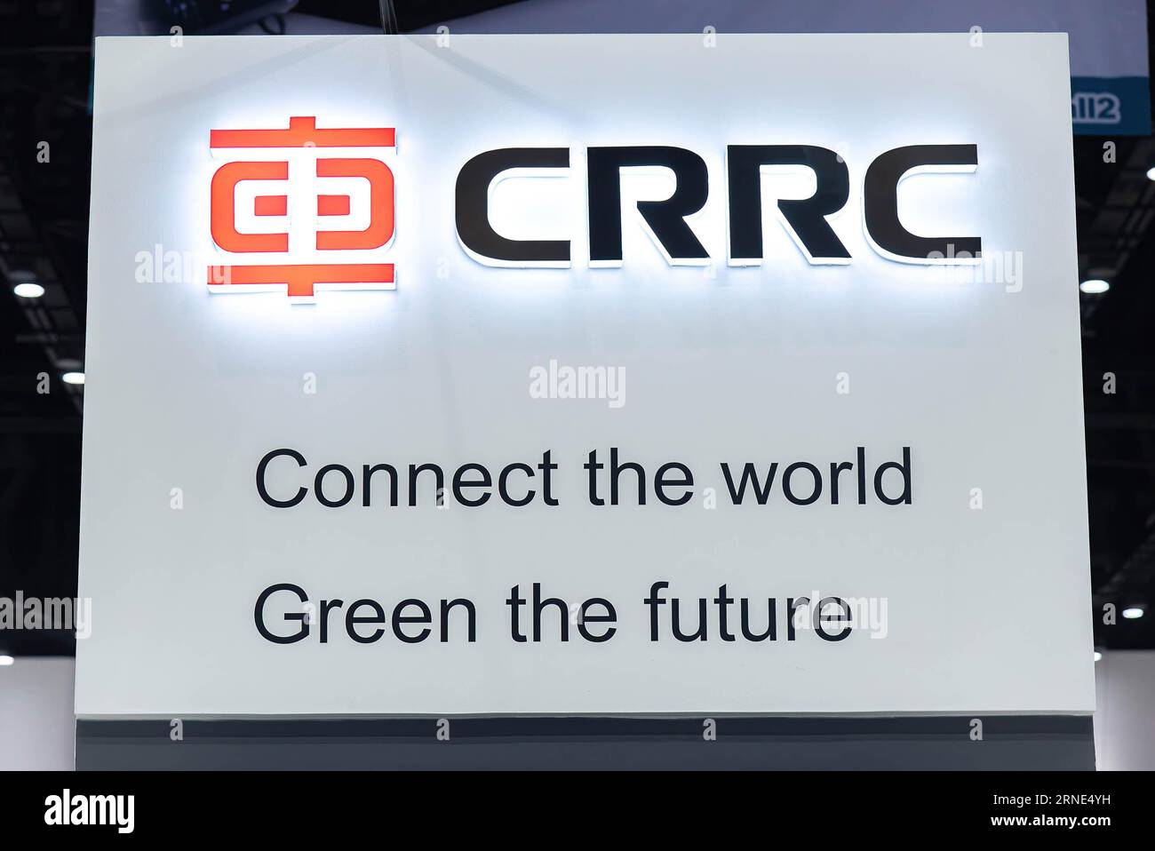 Bangkok, Thailand. September 2023. Ein Logo der China Railway Rolling Stock Corporation (CRRC), das während der Veranstaltung im Queen Sirikit National Convention Center zu sehen ist. Die ASEAN Sustainable Energy Week 2023 ist das Schaufenster für Innovation und Umwelttechnologien im Bereich erneuerbarer Energien, in dem internationale Innovatoren, Investoren, Technologieexperten und Unternehmen aus allen Sektoren zusammenkommen, um ihre neuesten Technologien der intelligenten Energielösungen, saubere Energiefahrzeuge, vorzustellen. Quelle: SOPA Images Limited/Alamy Live News Stockfoto