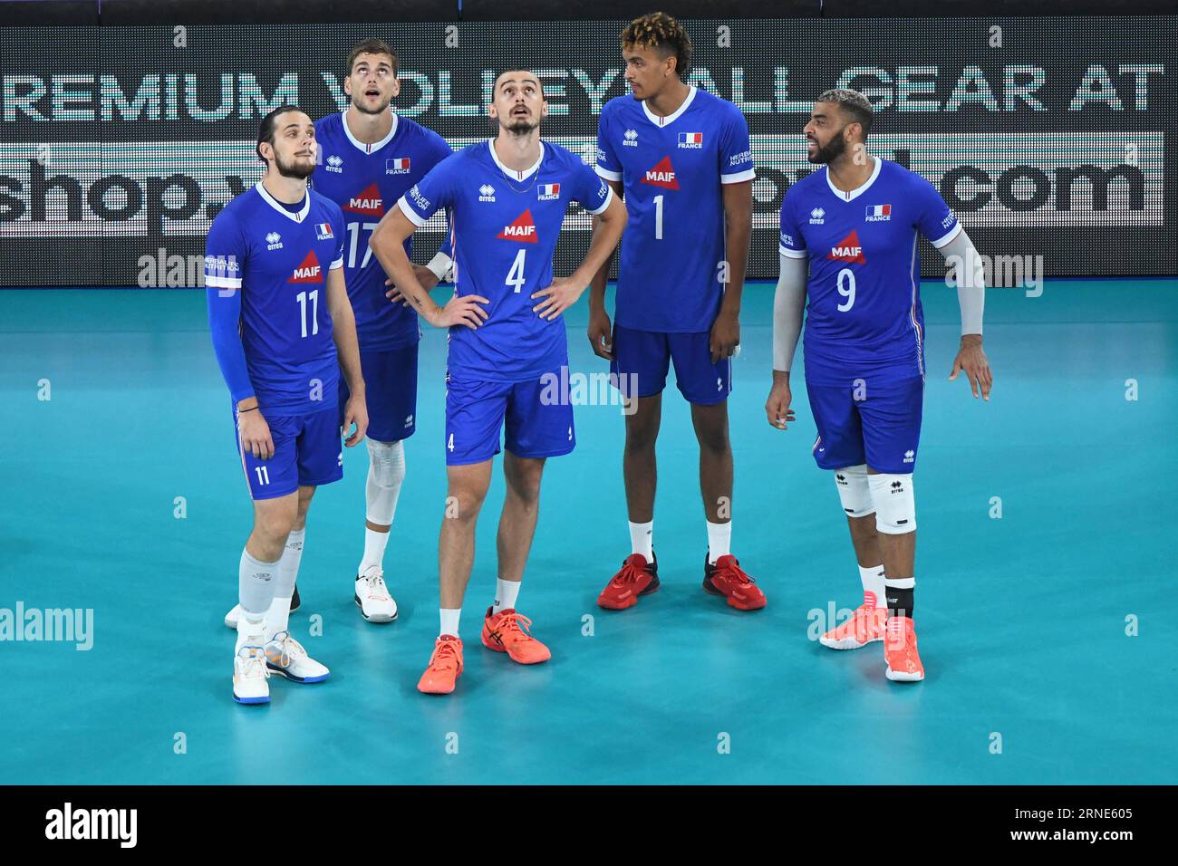 Frankreich Volleyballmannschaft während eines Bewertungstelefons. Volleyball-Weltmeisterschaft 2022. Quartalsfinale. Stockfoto