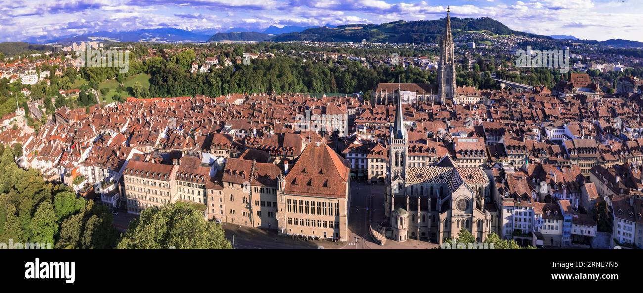 Altstadt von Bern - Hauptstadt der Schweiz. Panoramablick auf dorne. Reiseziele in der Schweiz Stockfoto