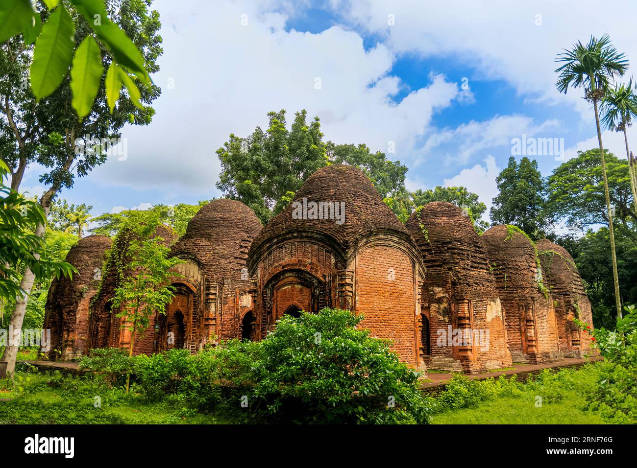 Egaro-Shiv-Tempel, archäologische Stätte in Bangladesch. Stockfoto