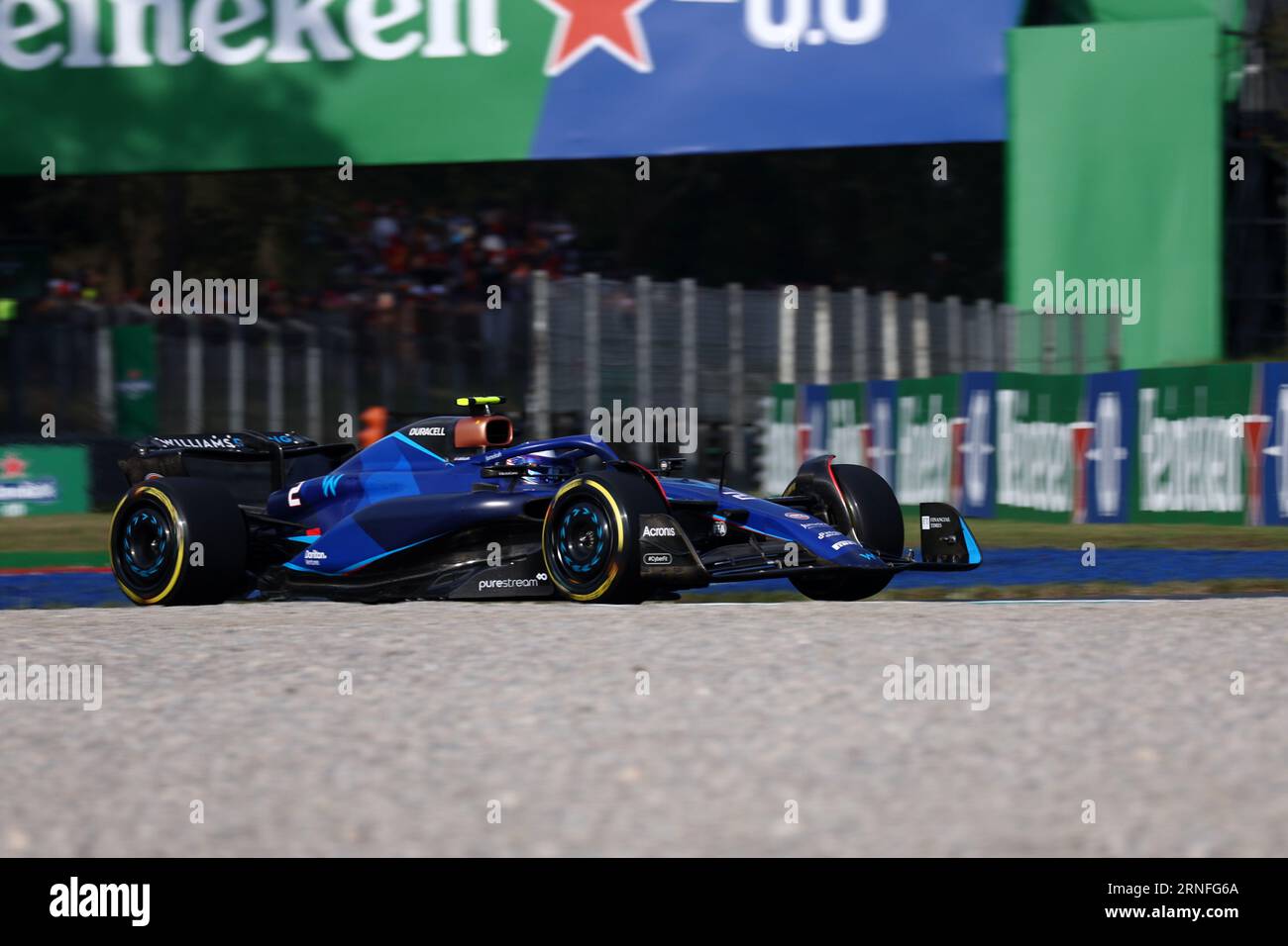 Monza, Italien. September 2023. Logan Sargeant von Williams Racing auf der Strecke während des freien Trainings 2 vor dem F1 Grand Prix von Italien im Autodromo Nazionale am 1. September 2023 in Monza, Italien. Dank: Marco Canoniero/Alamy Live News Stockfoto