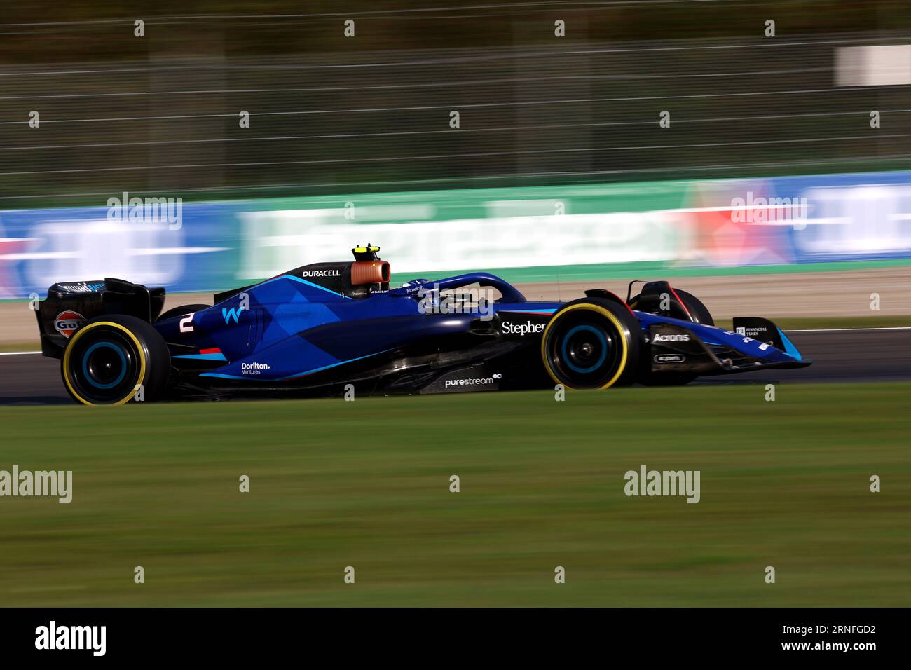 Monza, Italien. September 2023. Logan Sargeant von Williams Racing auf der Strecke während des freien Trainings 2 vor dem F1 Grand Prix von Italien im Autodromo Nazionale am 1. September 2023 in Monza, Italien. Dank: Marco Canoniero/Alamy Live News Stockfoto