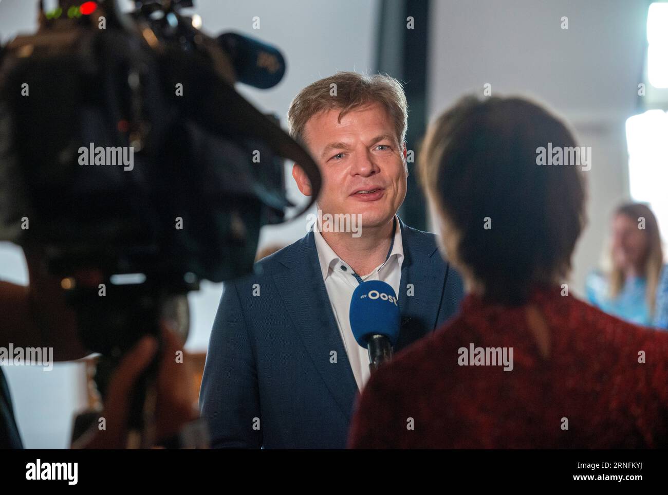 ENSCHEDE, NIEDERLANDE - 05. JUL 2020: Der niederländische Politiker Pieter Omtzigt ist der beliebteste Politiker im Repräsentantenhaus. Stockfoto