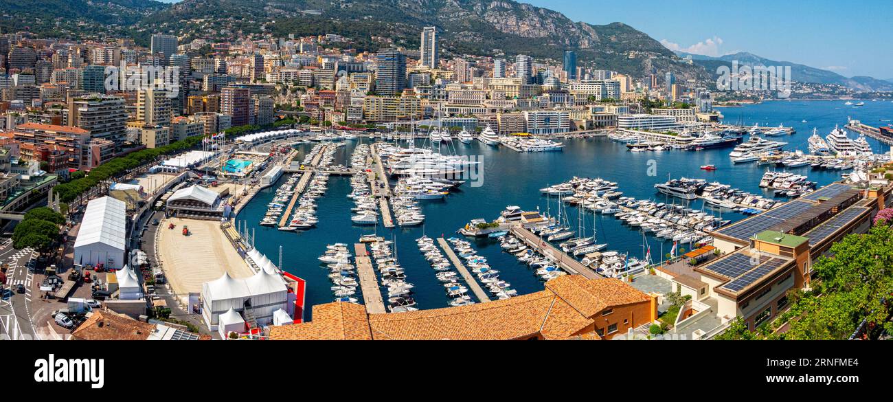 Der Hafen von Monaco und Superyachten von der Altstadt von Monaco Stockfoto