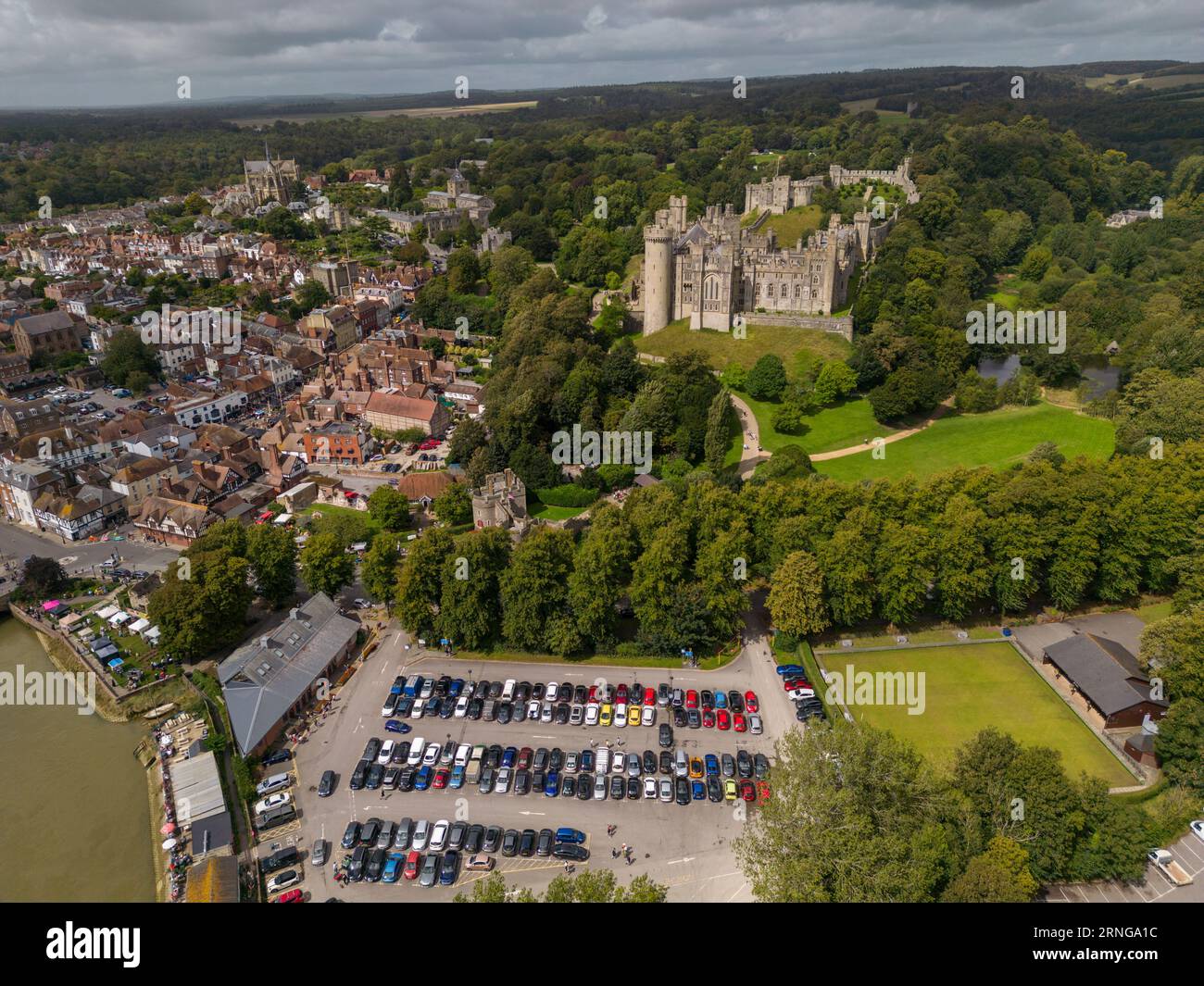 Luftaufnahme von Arundel Castle, Arundel, West Sussex, Großbritannien. Stockfoto