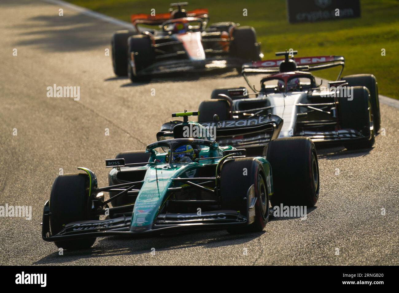 Fernando Alonso aus Spanien fuhr das Aston Martin Aramco Cognizant F1 Team AMR23 während des Formel 1 Pirelli Grand Prix 2023 am 1. September 2023 in Monza, Italien. Quelle: Luca Rossini/E-Mage/Alamy Live News Stockfoto