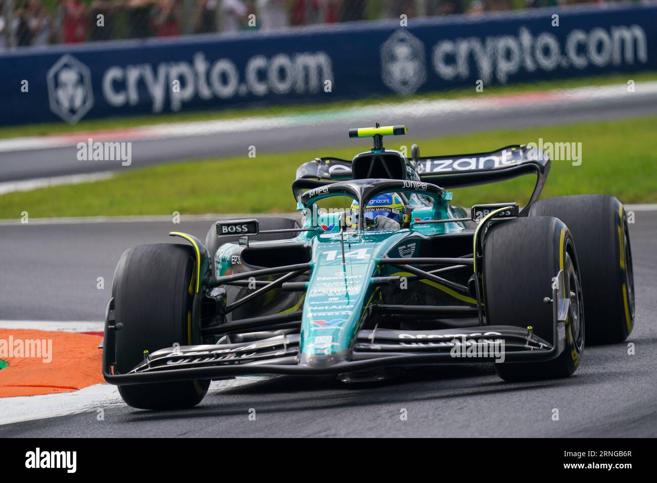 Fernando Alonso aus Spanien fuhr das Aston Martin Aramco Cognizant F1 Team AMR23 während des Formel 1 Pirelli Grand Prix 2023 am 1. September 2023 in Monza, Italien. Quelle: Luca Rossini/E-Mage/Alamy Live News Stockfoto
