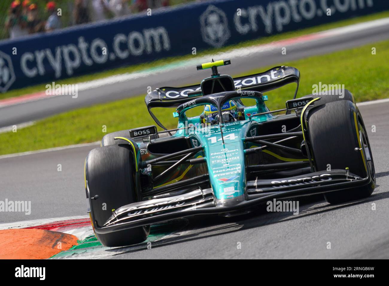 Fernando Alonso aus Spanien fuhr das Aston Martin Aramco Cognizant F1 Team AMR23 während des Formel 1 Pirelli Grand Prix 2023 am 1. September 2023 in Monza, Italien. Quelle: Luca Rossini/E-Mage/Alamy Live News Stockfoto