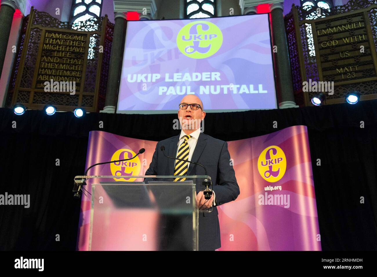 (161128) -- LONDON, 28. November 2016 -- der neue UKIP-Führer Paul Nuttall hält eine Rede am 28. November 2016 in London, Großbritannien. Paul Nuttall, Mitglied des Europäischen Parlaments, wurde am Montag zum neuen Vorsitzenden der britischen Unabhängigkeitspartei (UKIP) ernannt, einer der wichtigsten politischen Parteien Großbritanniens. )(yk) GROSSBRITANNIEN-LONDON-UKIP FÜHRUNGSERGEBNISSE RayxTang PUBLICATIONxNOTxINxCHN London Nov 28 2016 der neue UKIP-Führer Paul Nuttall hält AM 28 2016. November in London eine Rede Großbritanniens Mitglied des Europäischen Parlaments, Paul Nuttall, was Montag als neuer Führer der britischen Unabhängigkeitspartei UKIP bezeichnet hat Stockfoto