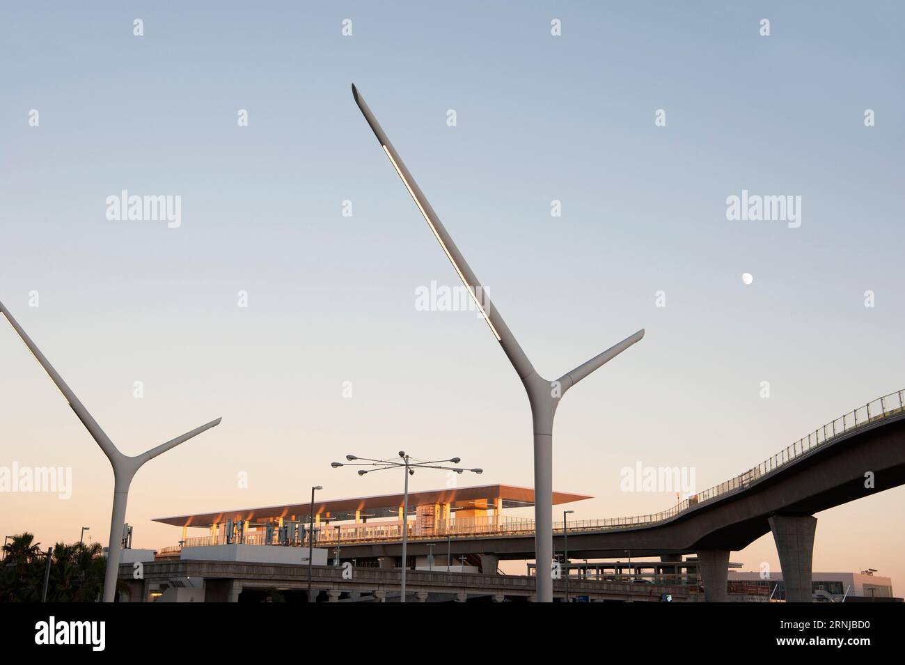 Die neue U-Bahn-Station am LAX ermöglicht Reisenden die Fahrt zum internationalen Flughafen in Los Angeles, CA Stockfoto