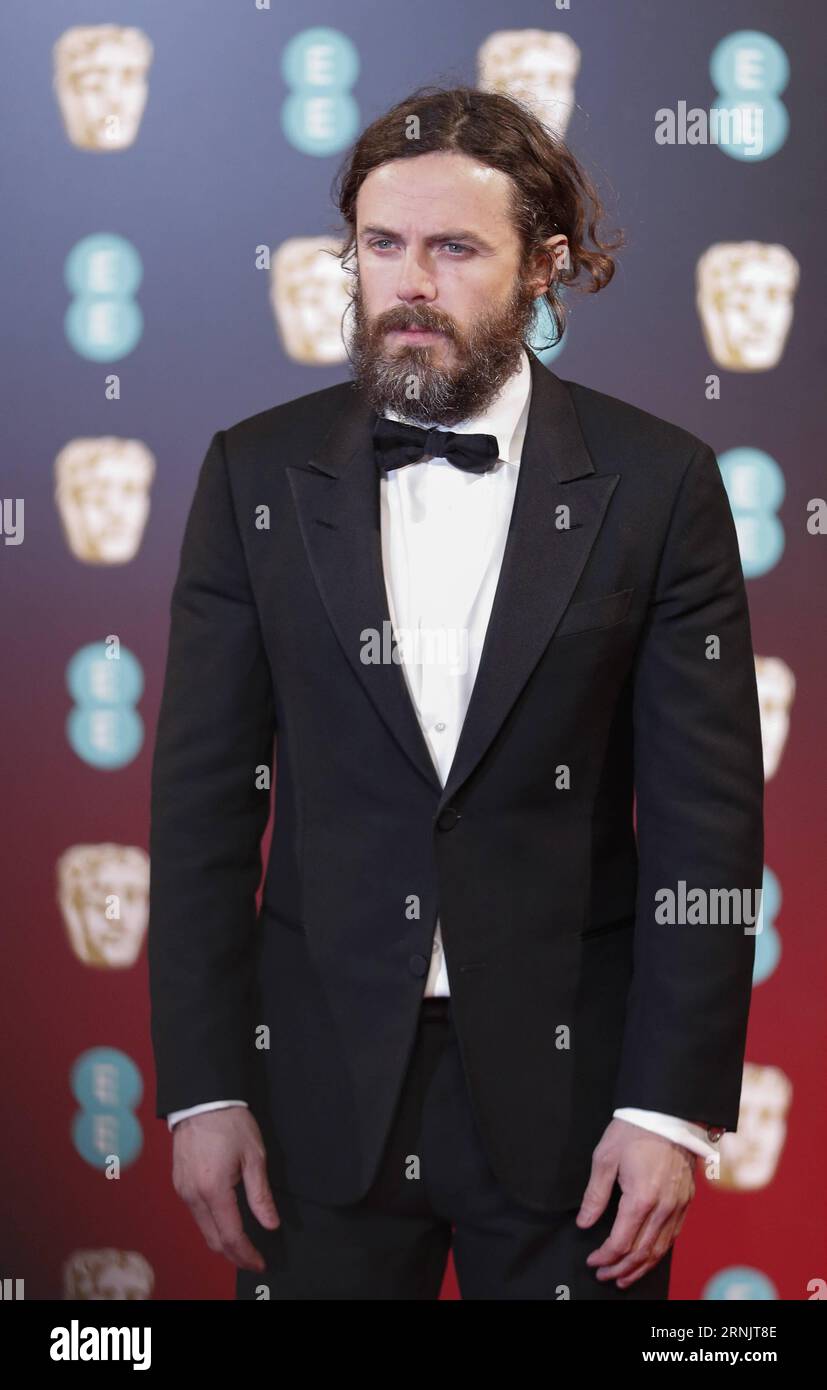 Casey Affleck, der Gewinner des Besten Hauptdarstellers, trifft am 12. Februar 2017 bei den British Academy Film Awards (BAFTA) in der Royal Albert Hall in London ein. )(zhf) GROSSBRITANNIEN-LONDON-BRITISH ACADEMY FILM AWARD HanxYan PUBLICATIONxNOTxINxCHN Gewinner des Besten führenden Schauspielers Casey Affleck trifft AM 12. Februar 2017 BEI den British Academy Film Awards BAFTA IN DER Royal Albert Hall IN London ein Stockfoto
