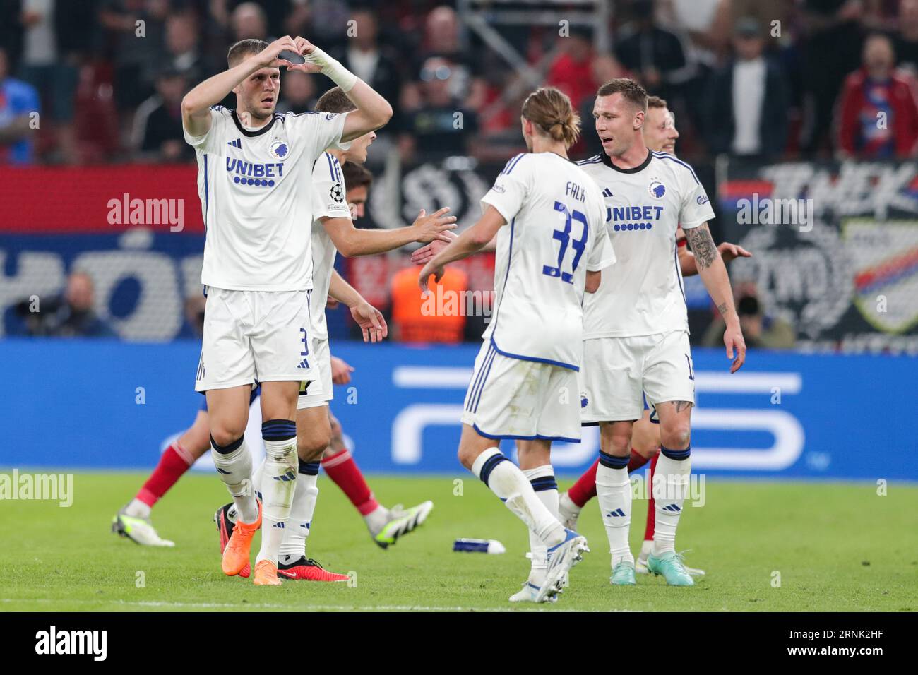 Kopenhaga, Dänemark. 30. August 2023. Spieler des FC Kopenhagen feiern, nachdem sie ein Tor beim UEFA Champions League 2023/2024-Fußballspiel Eliminations zwischen dem FC Kopenhagen und Rakow Czestochowa im Parken Stadium erzielt haben. Endstand: FC Kopenhagen 1:1 Rakow Czestochowa. Quelle: SOPA Images Limited/Alamy Live News Stockfoto