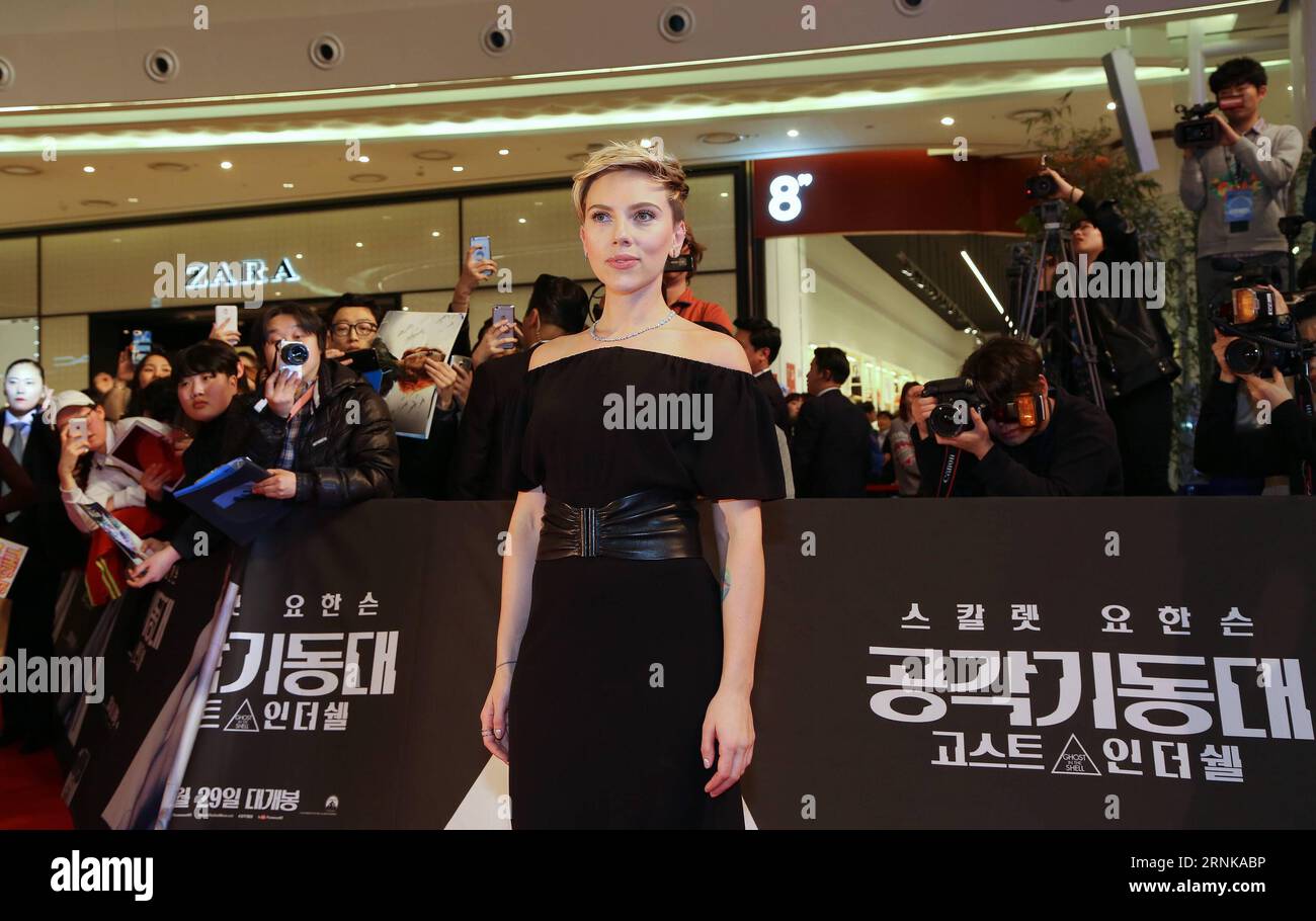 (170317) -- SEOUL, 17. März 2017 -- Schauspielerin Scarlett Johansson besucht am 17. März 2017 einen roten Teppich für den Film Ghost in the Shell Promotion Tour in Seoul, Südkorea. ) (Sxk) SÜDKOREA-SEOUL-GHOST IN DER SHELL PROMOTION Leexsang-ho PUBLICATIONxNOTxINxCHN Seoul 17. März 2017 Schauspielerin Scarlett Johansson nimmt AM 17. März 2017 an einem Red Carpet für den Film Ghost in der Shell Promotion Tour in Seoul Südkorea Teil Stockfoto