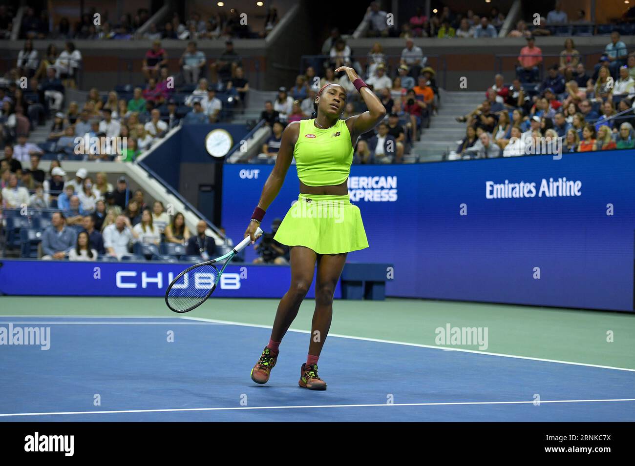 New York, USA. September 2023. Coco Gauff aus den Vereinigten Staaten reagiert während des Spiels gegen die Belgierin Elise Mertens während der Women's Single Round 3 auf Arthur Ashe im USTA Billie Jean King National Tennis Center, Flushing Corona Park, New York, NY, 1. September, 2023. (Foto: Anthony Behar/SIPA USA) Credit: SIPA USA/Alamy Live News Stockfoto