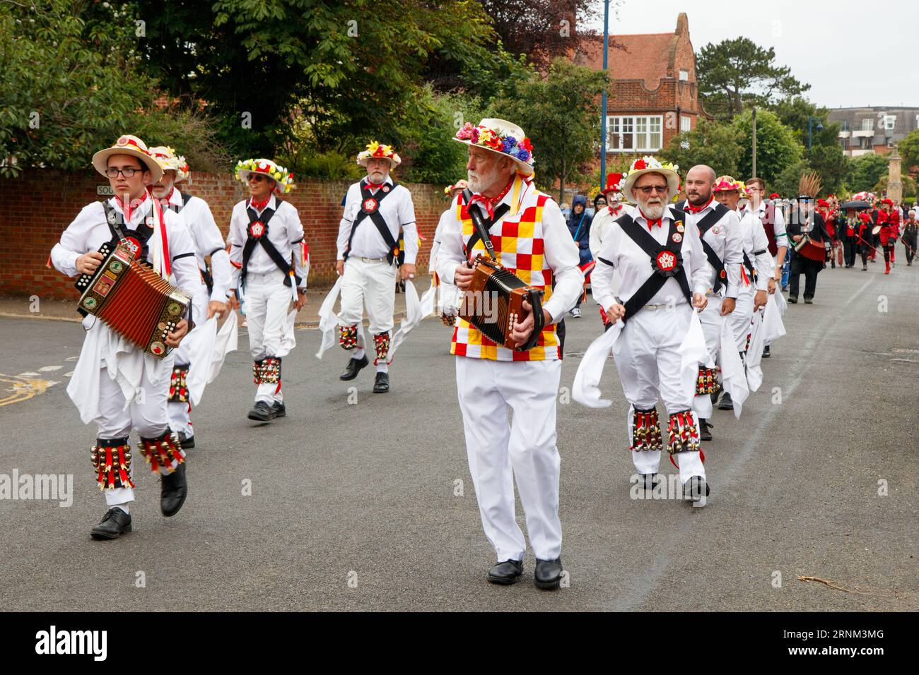 Morris-Tänzer beim Sheringham Potty Festival 2019 Stockfoto