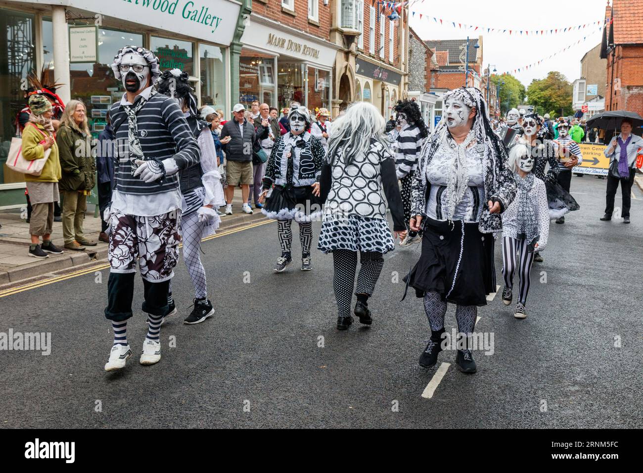 Morris-Tänzer beim Sheringham Potty Festival 2019 Stockfoto