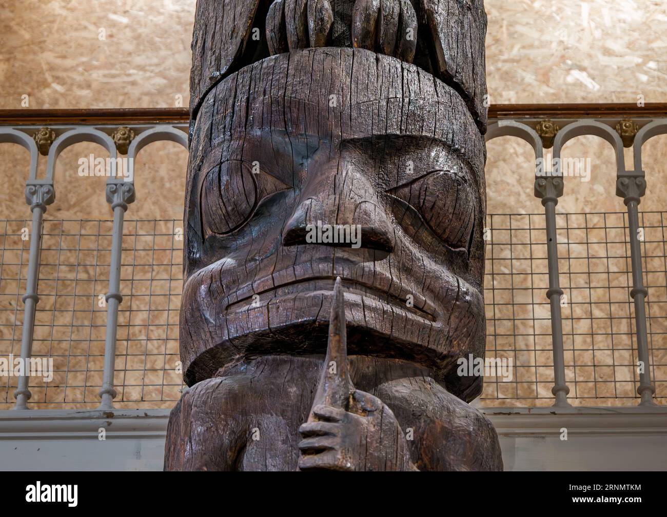 Nisga'a First Nation Memorial oder Totempfahl Rückkehr nach Kanada, National Museum of Scotland, Edinburgh, Großbritannien Stockfoto