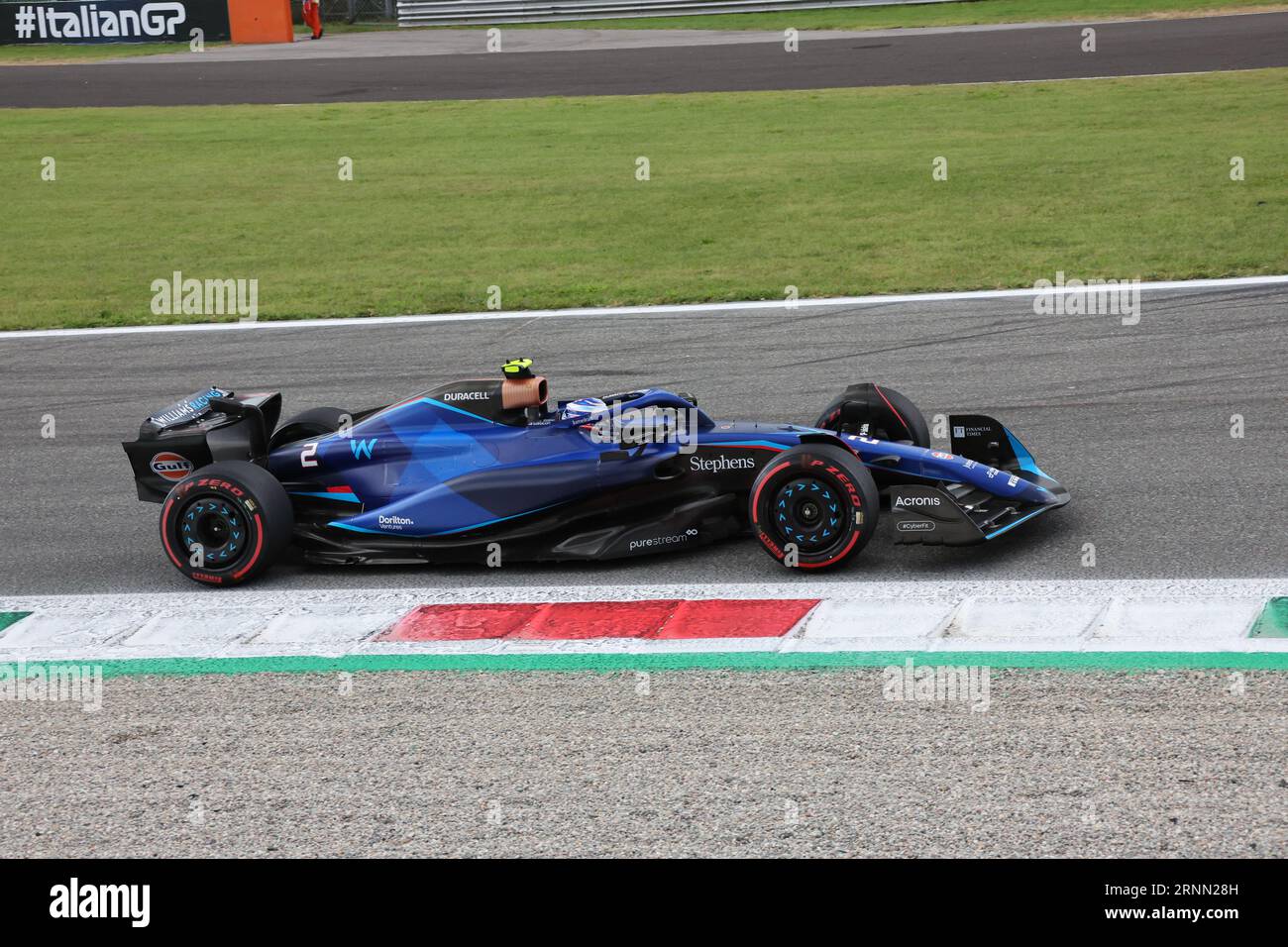Monza, Italien. September 2023. MONZA, Italien, 1. September 2023; #2, Logan Sargeant, USA, Team Williams F1 FW45, Mercedes-Motor, Parco di Monza, Autodromo, Formel 1, F1, großer Preis von Italien, GP d'Italie, Motorsport, Formel1, Honorarpflichtiges Foto, gebührenpflichtiges Bild, Copyright © Gabriele MOLETI/ATP Images (MOLETI Gabriele/ATP/SPP) Credit: SPP Sport Press Photo. Alamy Live News Stockfoto