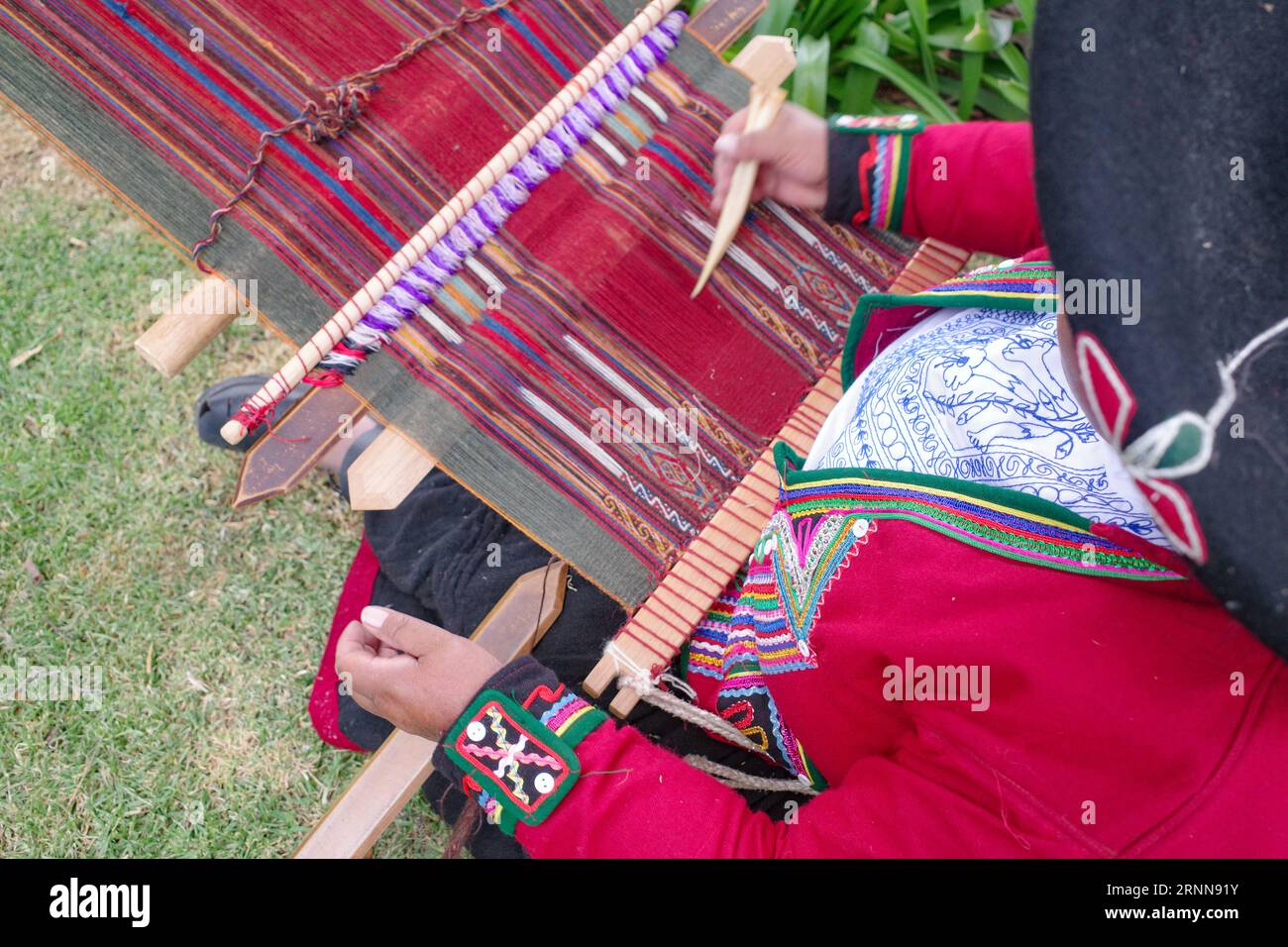 Cusco, Peru - 4. Dezember 2022: Weber aus dem Cusco Centre for Traditional Textiles Stockfoto