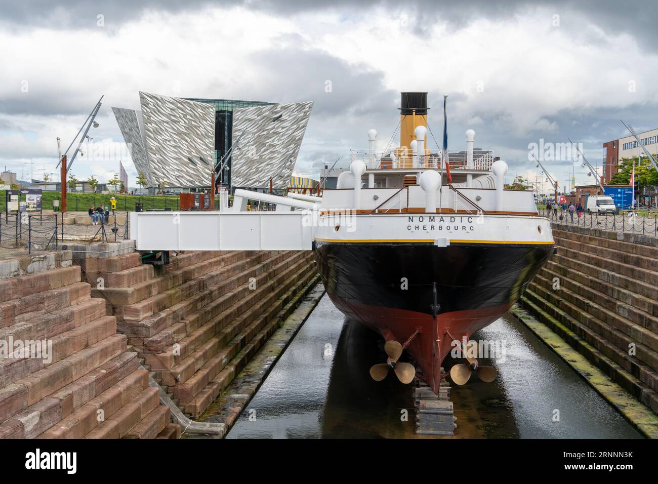 Außenansicht des restaurierten SS-Nomaden, das letzte verbliebene Schiff der White Star Line in den docklands von Belfast, Nordirland. Stockfoto