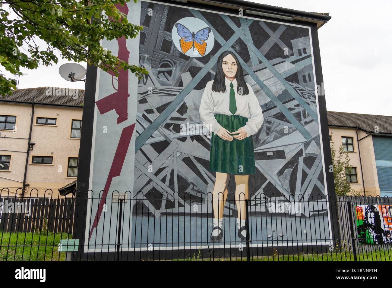 People's Gallery - The Death of Innocence Wandgemälde in der Nähe von Free Derry Corner in der irischen Republikanischen Gegend von Bogside, Derry - Londonderry, Nordirland Stockfoto