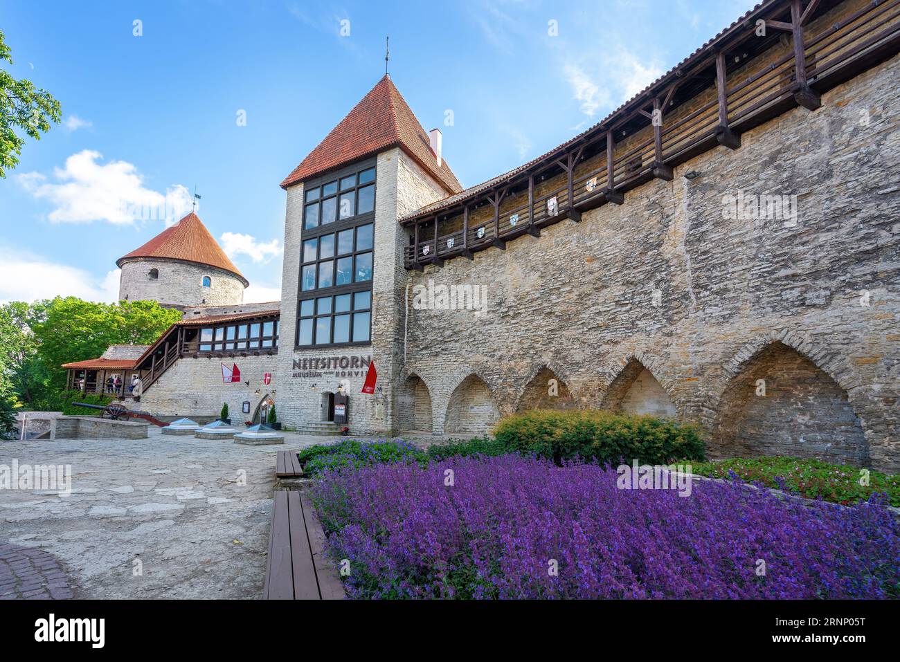 Dänischer Königsgarten mit Jungfrauenturm und Kiek im Festungsmuseum de Kok - Tallinn, Estland Stockfoto