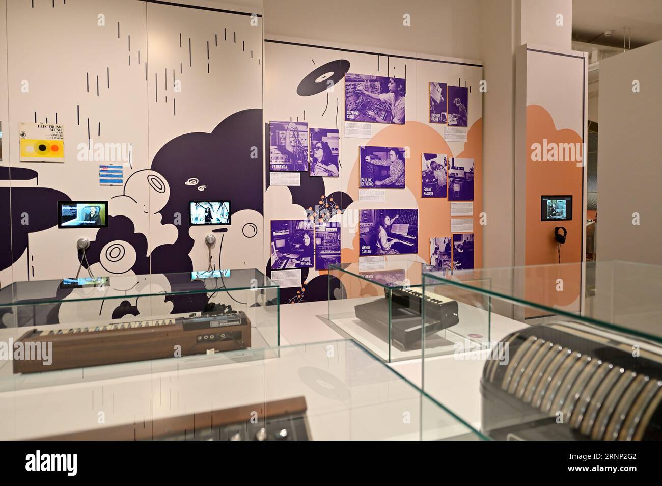 Wien, Österreich. Technisches Museum Wien. Elektronisches Musikinstrument. Frauen in der elektronischen Musik Stockfoto
