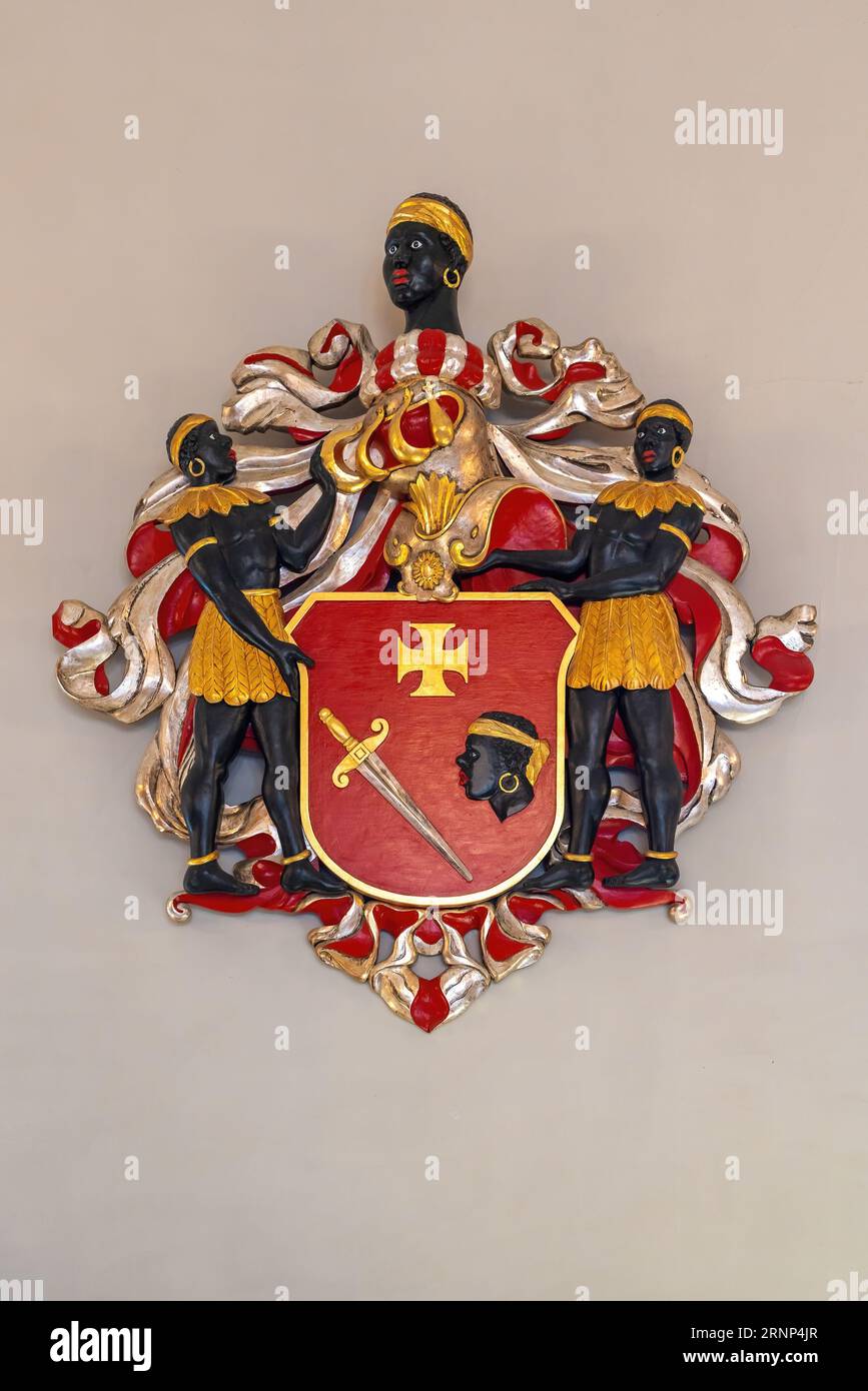 Wappen der Bruderschaft der Schwarzen Köpfe im Haus der Schwarzen Köpfe - Riga, Lettland Stockfoto