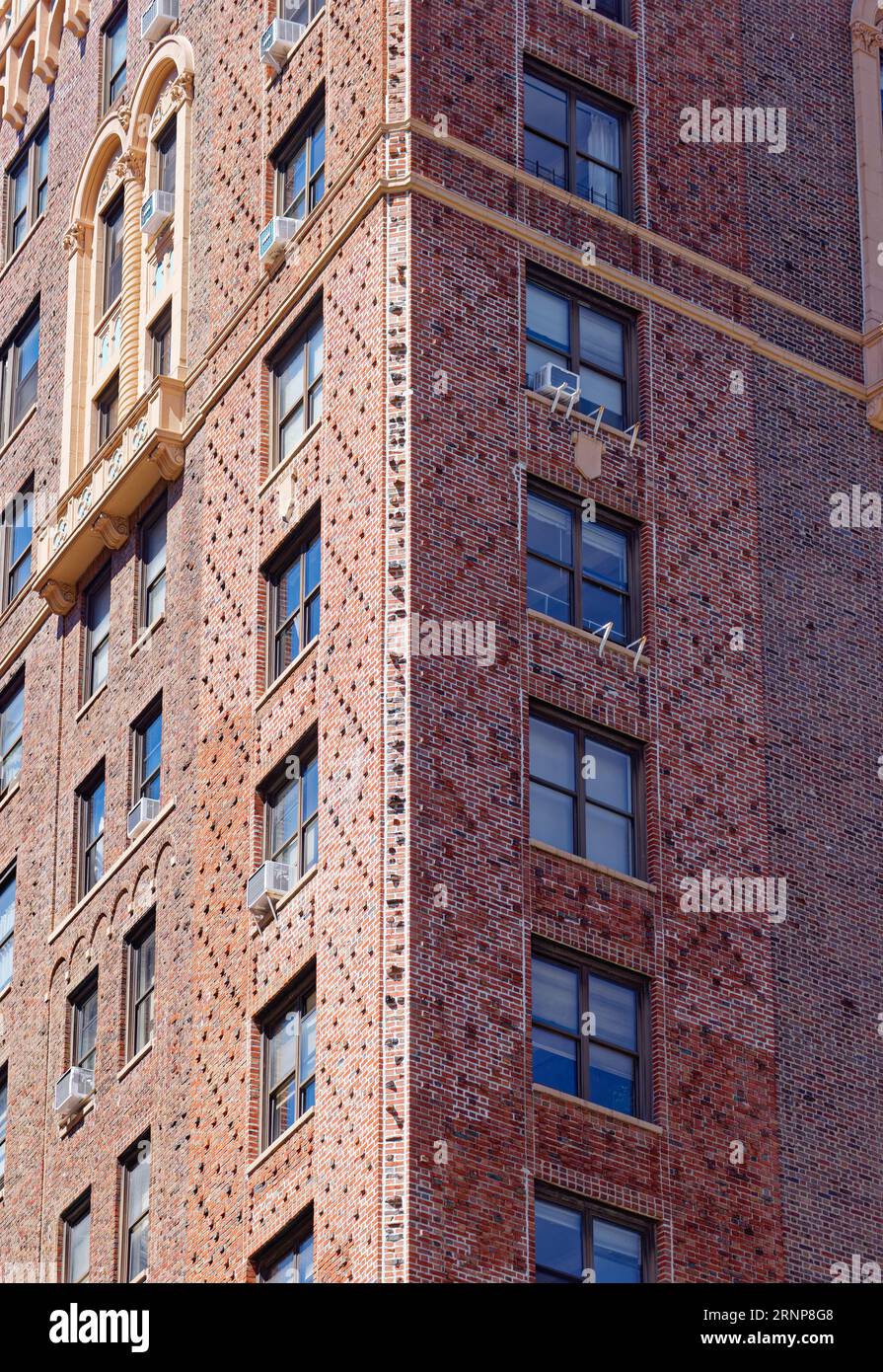 Upper West Side: The Colorado, ein von Robert T. Lyons entworfenes Apartmenthaus, ist bekannt für seine polychrome Terrakotta. Stockfoto