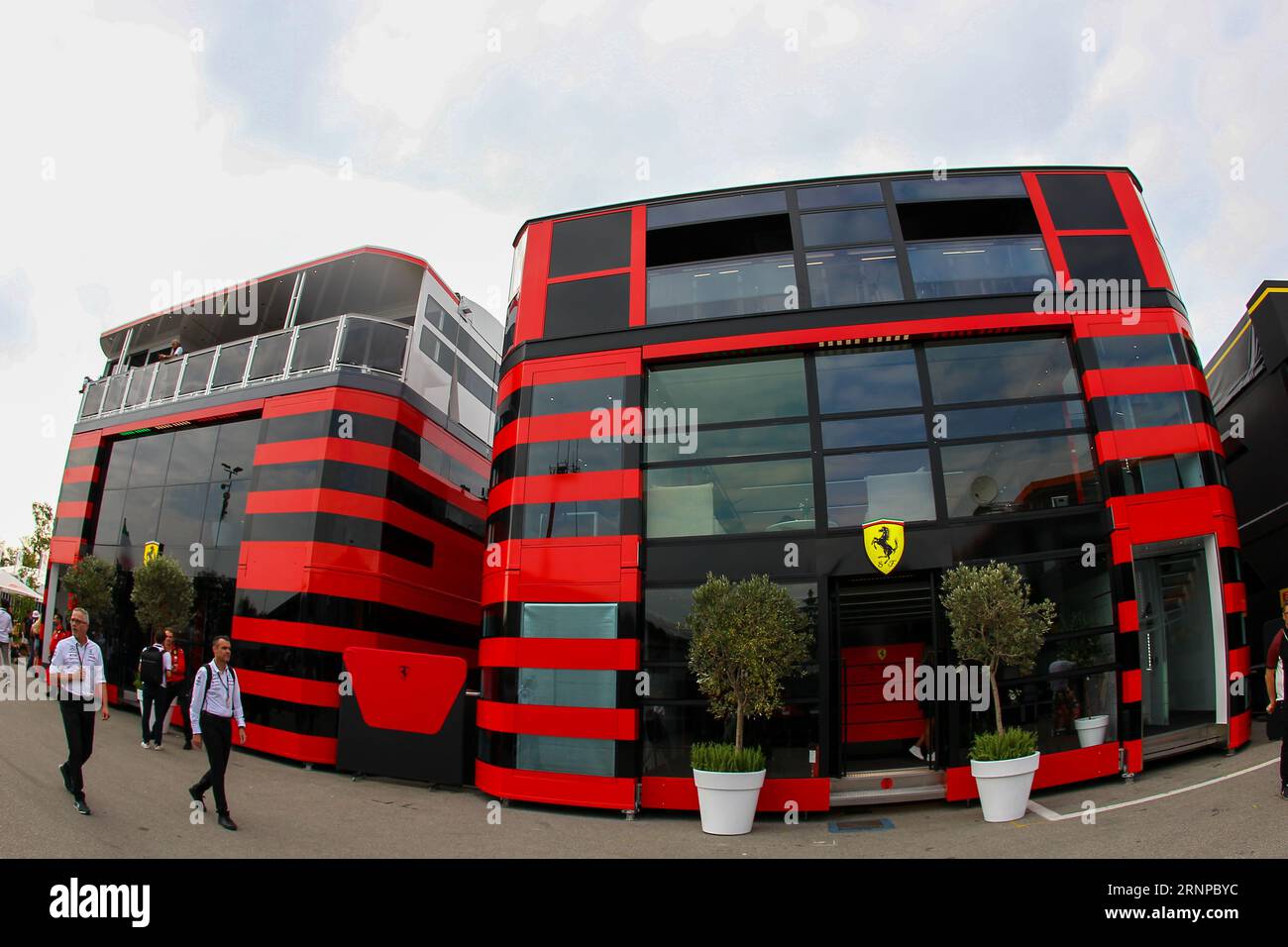 Scuderia Ferrari Hospitalityi während des freien Trainings am Samstag, 2. September 2023 FORMEL 1 PIRELLI GRAN PREMIO D’ITALIA 2023 - 1. September bis 3. September Monza Stockfoto
