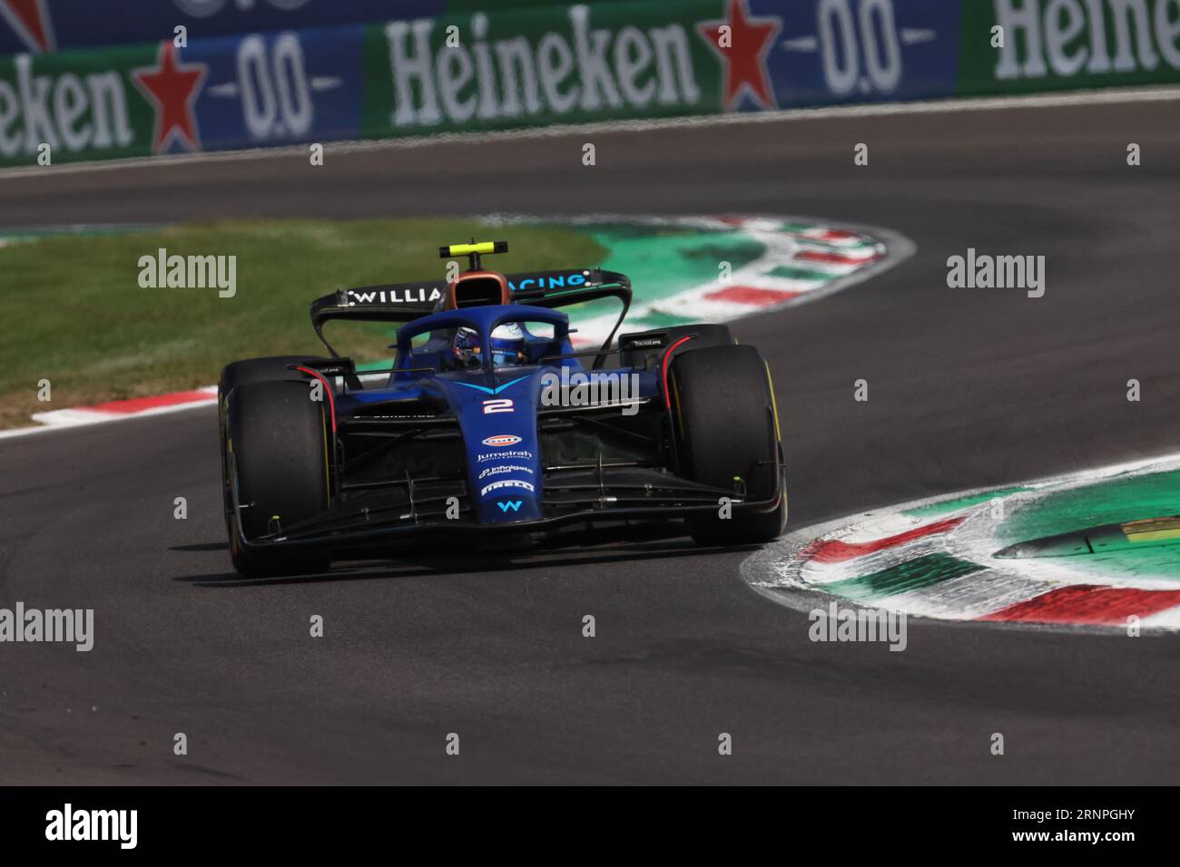 Monza, Italien. September 2023. MONZA, Italien, 2. September 2023; #2, Logan Sargeant, USA, Team Williams F1 FW45, Mercedes-Motor, Parco di Monza, Autodromo, Formel 1, F1, großer Preis von Italien, GP d'Italie, Motorsport, Formel1, Honorarpflichtiges Foto, gebührenpflichtiges Bild, Copyright © Gabriele MOLETI/ATP Images (MOLETI Gabriele/ATP/SPP) Credit: SPP Sport Press Photo. Alamy Live News Stockfoto