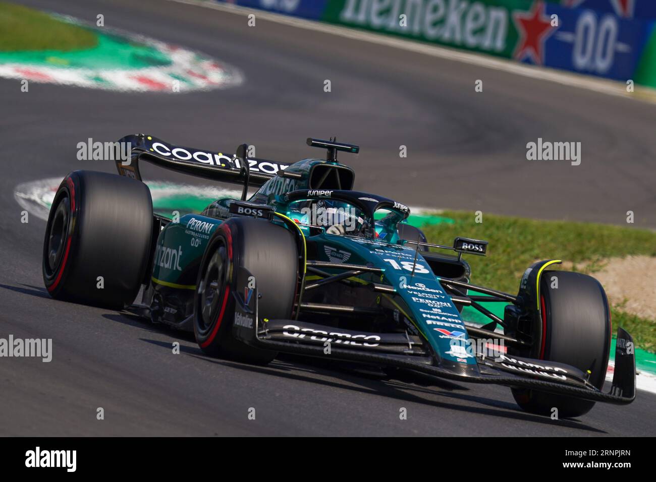 Lance Walk of Canada fährt das Aston Martin Aramco Cognizant F1 Team AMR23 während des Formel 1 Pirelli Grand Prix 2023 am 2. September 2023 in Monza, Italien. Quelle: Luca Rossini/E-Mage/Alamy Live News Stockfoto