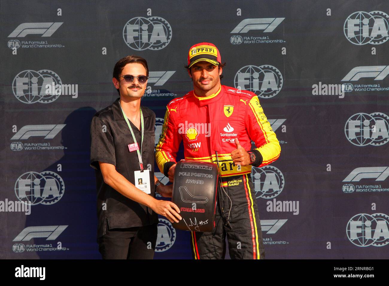 Carlos Sainz (SPA) Ferrari SF-23 Fabio Rovazzi, italienischer Sänger während der Qualifikation am Samstag, 2. September 2023 FORMEL 1 PIRELLI GRAN PREMIO D’ITALIA 2023 - Stockfoto