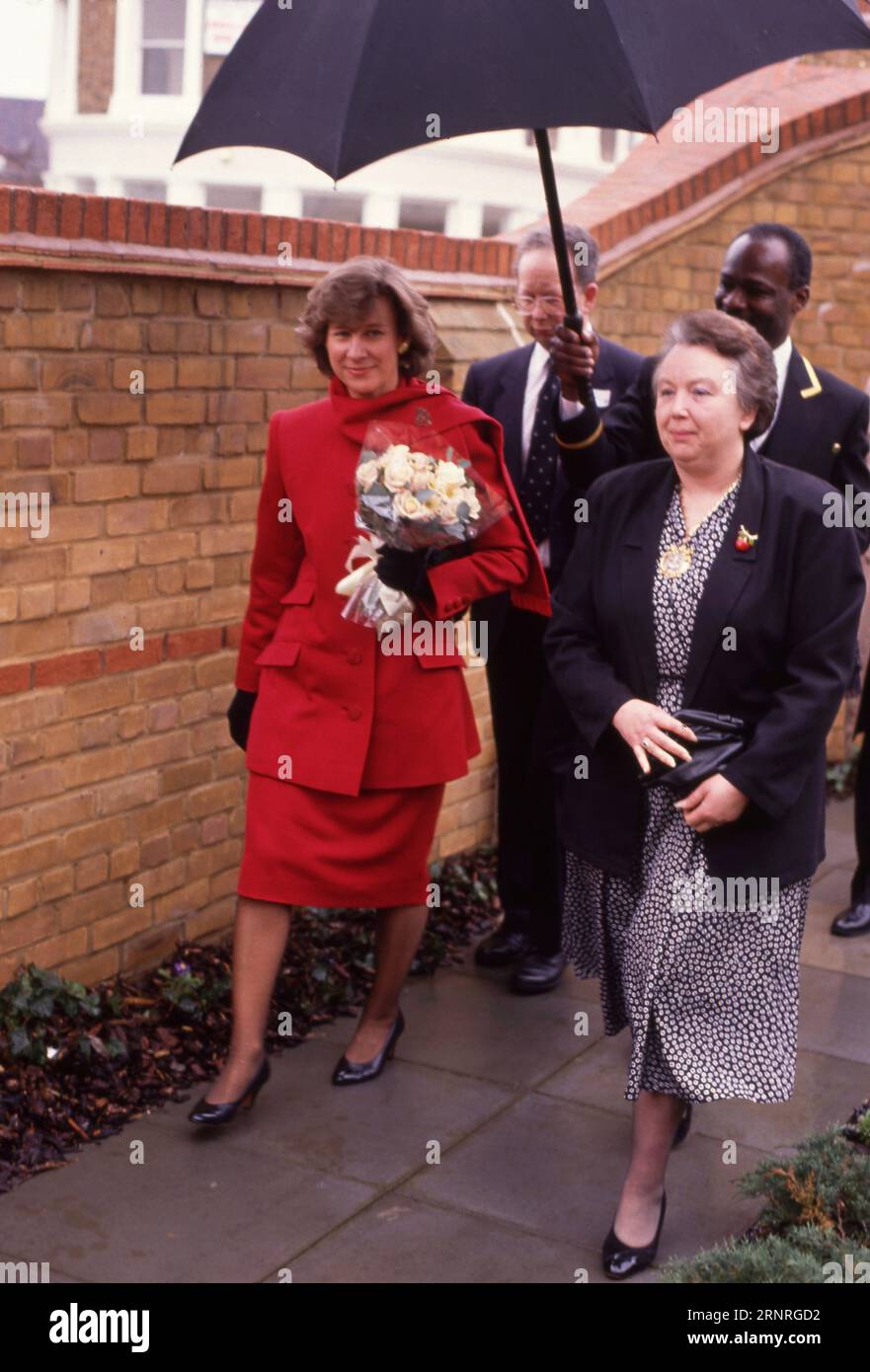 Birgitte, die Herzogin von Gloucester in Braley Gardens, London W11, 28. Februar 1990 Foto: Henshaw Archive Stockfoto