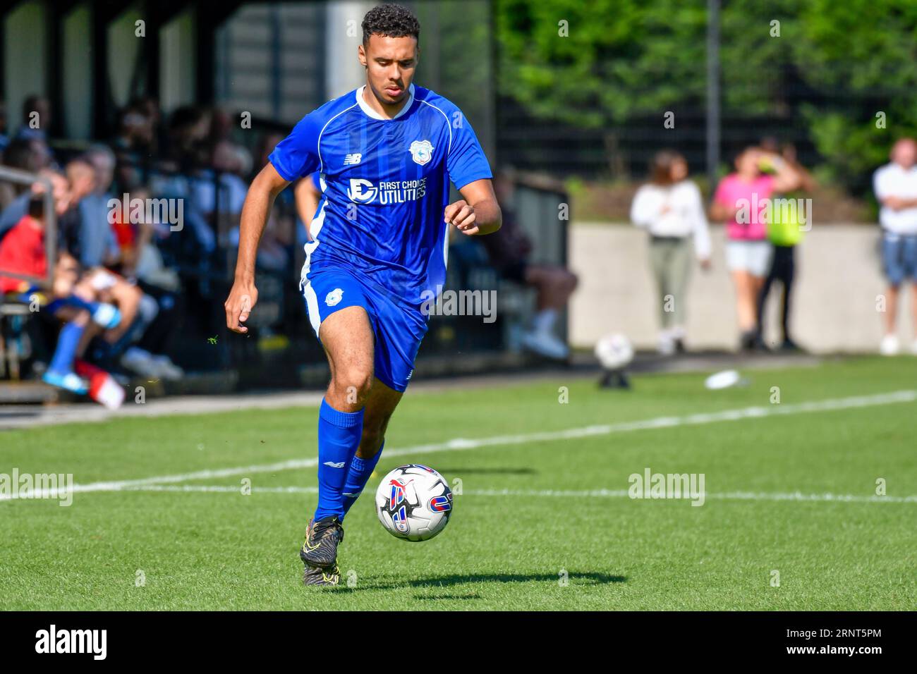 Swansea, Wales. 2. September 2023. Alyas Debono aus Cardiff City während des Spiels der U18 Professional Development League Cup zwischen Swansea City und Cardiff City an der Swansea City Academy in Swansea, Wales, UK am 2. September 2023. Quelle: Duncan Thomas/Majestic Media/Alamy Live News. Stockfoto