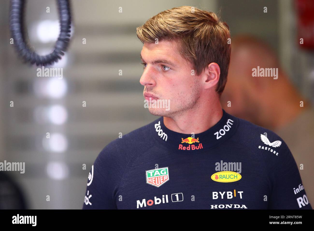 Monza, Monza, Italien. September 2023. 2. September 2023 - Monza, Italien - F1 Grand Prix von Italien Qualyfing; Max Verstappen von den Niederlanden und Oracle Red Bull Racing schaut zu. (Bild: © Marc Dominguez/ZUMA Press Wire) NUR REDAKTIONELLE VERWENDUNG! Nicht für kommerzielle ZWECKE! Stockfoto