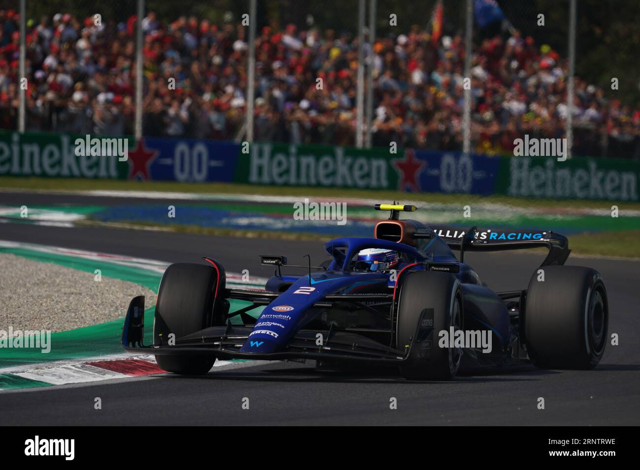 Monza, Italien. September 2023. Logan Sargeant aus den Vereinigten Staaten fuhr den (2) Williams Racing FW45 Mercedes während der Formel 1 Pirelli GP d’Italia. Quelle: Alessio Morgese/Alessio Morgese/Emage/Alamy Live News Stockfoto