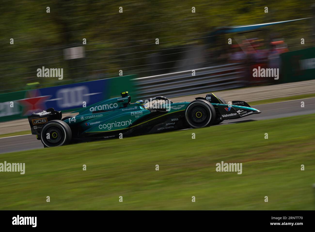 Monza, Italien. September 2023. Fernando Alonso aus Spanien fuhr den Aston Martin Aramco Cognizant F1 Team AMR23 Mercedes während der Formel 1 Pirelli GP d'Italia. Quelle: Alessio Morgese/Alessio Morgese/Emage/Alamy Live News Stockfoto