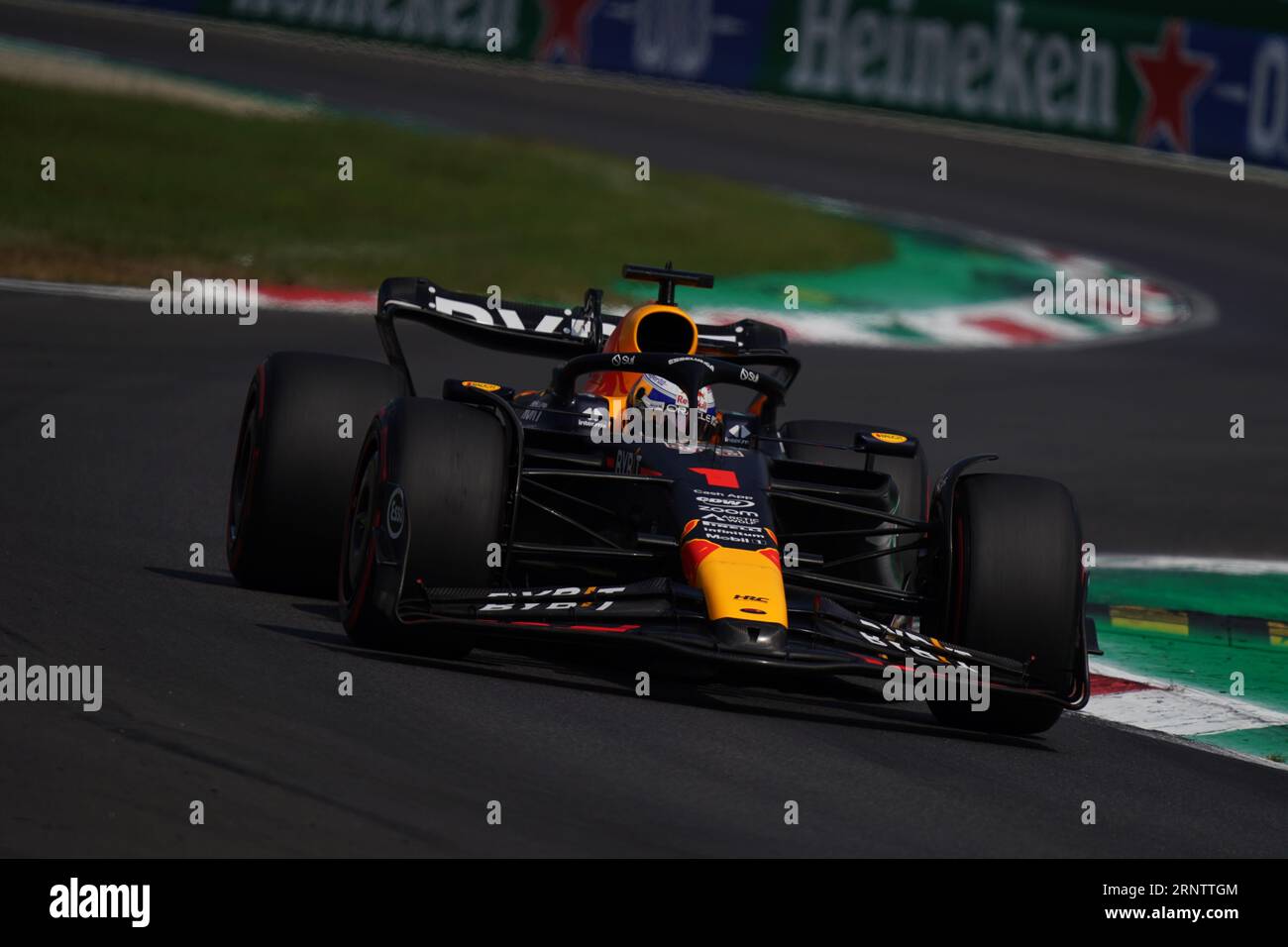 Monza, Italien. September 2023. Max Verstappen aus den Niederlanden fährt den (1) Oracle Red Bull Racing RB19 Honda RBPT während der Formel 1 Pirelli GP d'Italia. Quelle: Alessio Morgese/Alessio Morgese/Emage/Alamy Live News Stockfoto